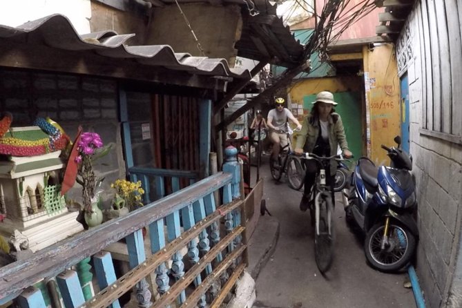 Bangkok City Culture Tour by Bike - The convention center stop: what you should do with it