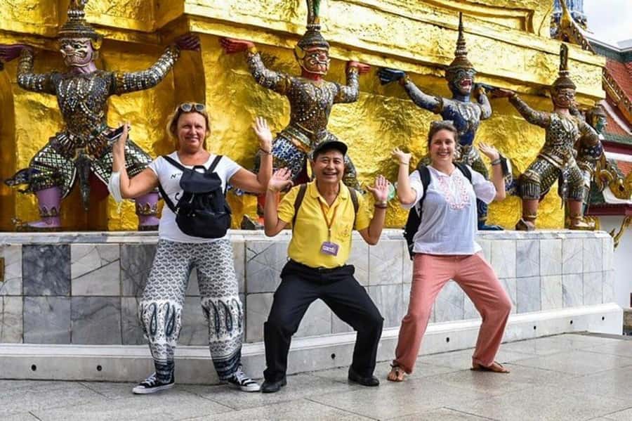 Bangkok: City Highlights and Landmarks Private Walking Tour - How the private format keeps Bangkok from winning