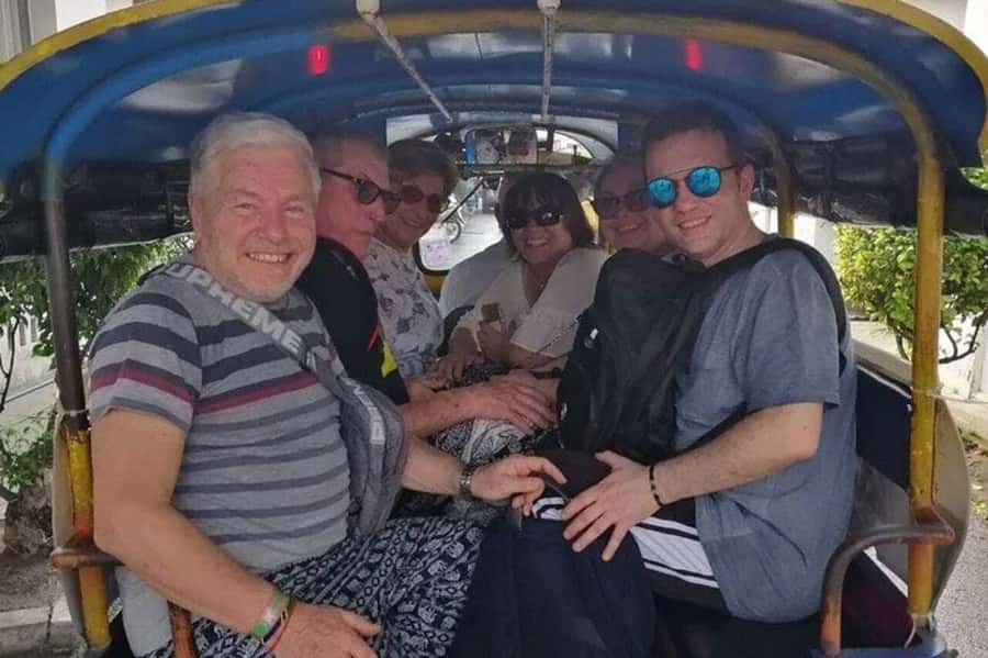 Bangkok: City Highlights and Landmarks Private Walking Tour - Practical tips that make the day go smoother