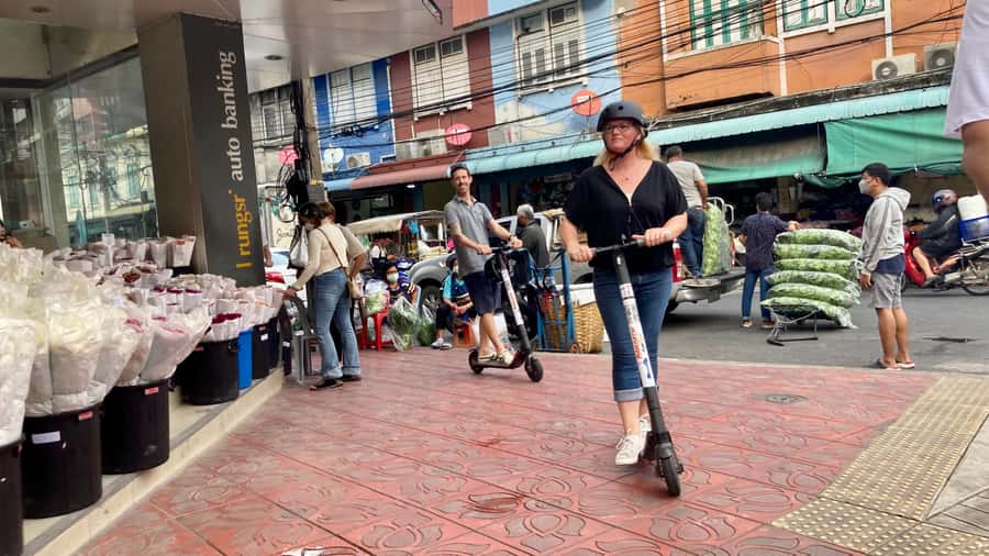 Bangkok: City Highlights Electric Scooter Tour - Why an electric scooter works so well in Bangkok’s Old City