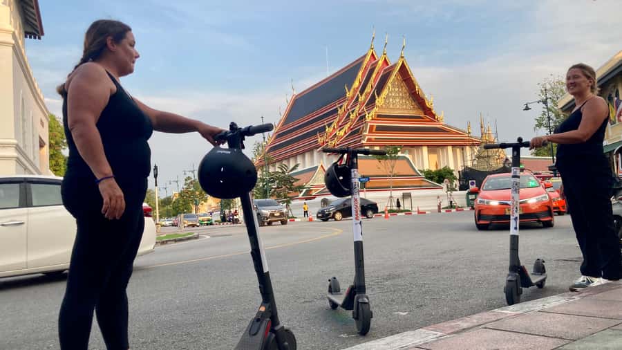 Bangkok: City Highlights Electric Scooter Tour - Tour length: why 2h30 can be perfect, or a little tight