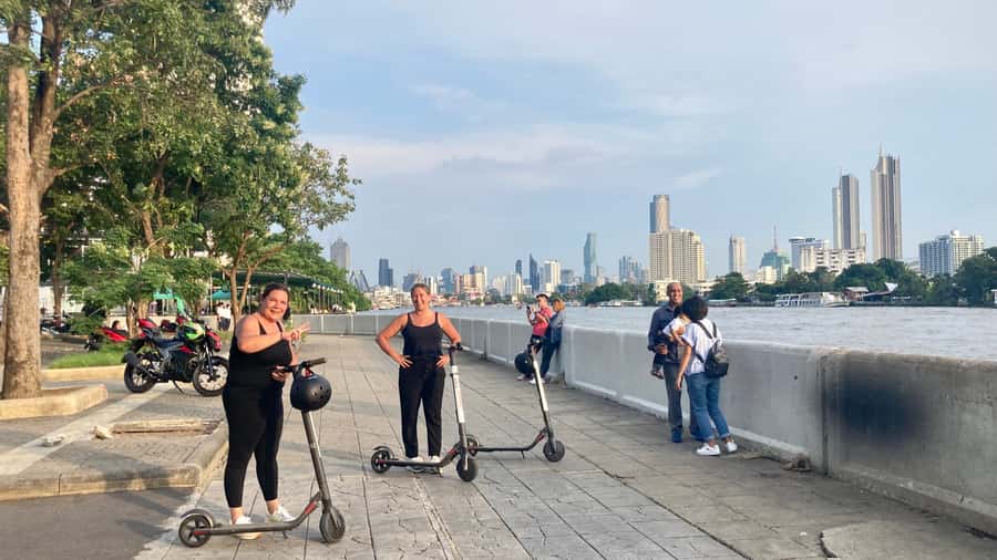 Bangkok: City Highlights Electric Scooter Tour - Gear and group setup: who this tour fits best
