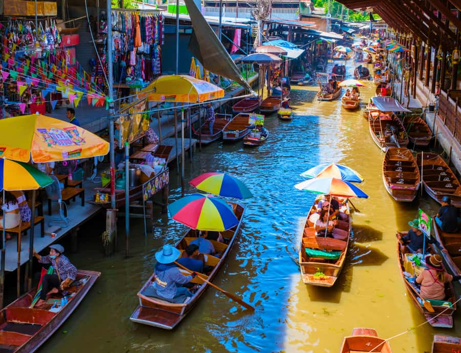 Bangkok: City Highlights & Floating Markets Private Tour - Wat Pho, Reclining Buddha, and traditional Thai massage vibes