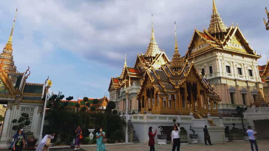 Bangkok: City Highlights Private Tour with Palace & Temples - Chinatown Passing, Bangkok City Pillar Shrine, and Old-City Context