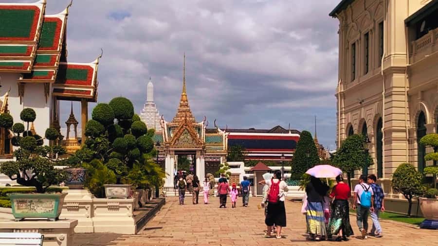 Bangkok: City Highlights Private Tour with Palace & Temples - English Private Guiding, Safety, and the Human Touch