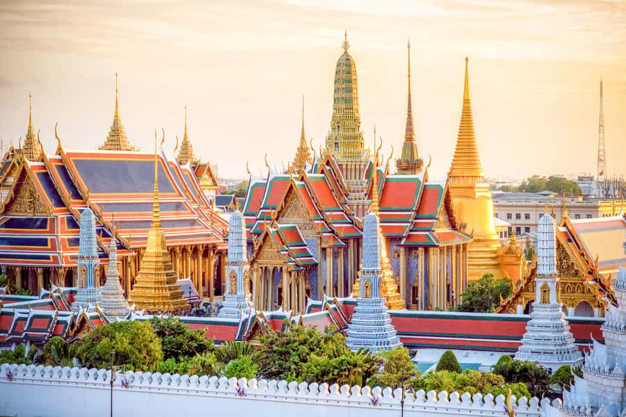 Bangkok: City Highlights Temple and Market Walking Tour - Grand Palace: where ceremony still runs on schedule