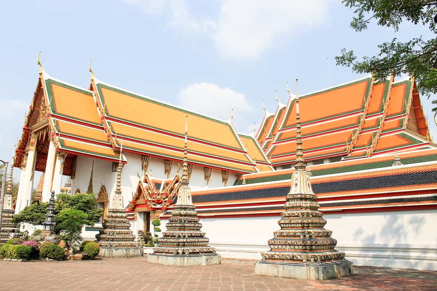 Bangkok: City Highlights Temple and Market Walking Tour - Wat Pho option: the Reclining Buddha, Rama I, and the roots of Thai massage