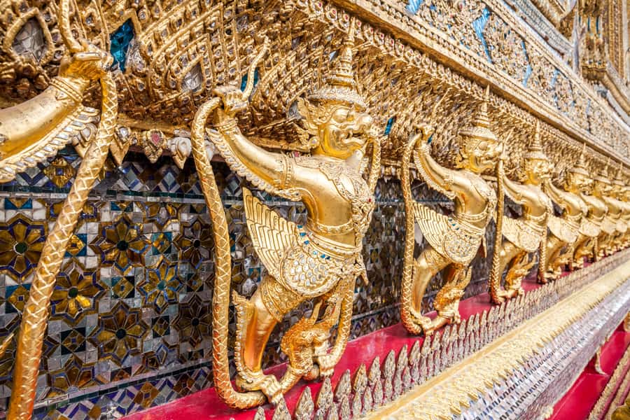 Bangkok: City Highlights Temple and Market Walking Tour - Temple etiquette you should know before you arrive