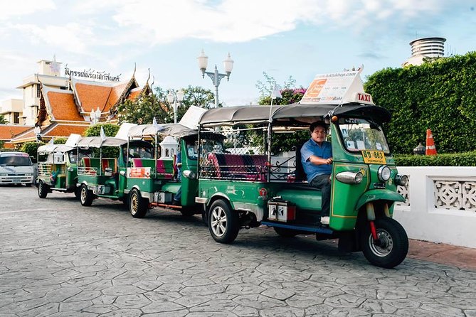 Bangkok Combo: Tuk Tuk App Pass, Chao Phraya Boat & E-sim - Silom zone: Mahanakhon, Lumpini Park, Icon Siam, and the city on a different axis