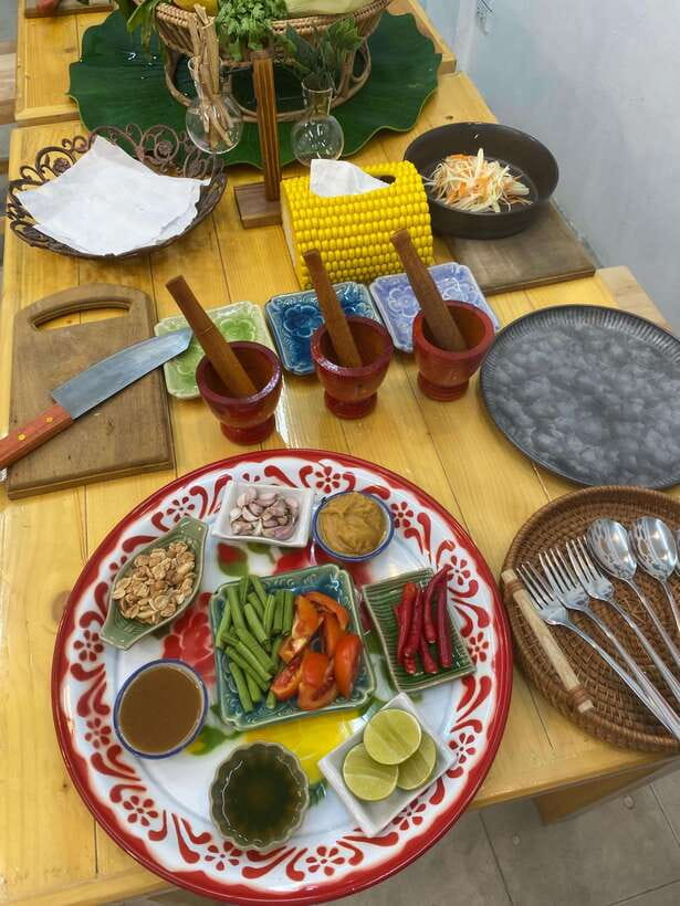 Bangkok Cooking Class : Traditional Thai dishes&Market Trip - Getting to the market: tuk-tuk or truck taxi energy