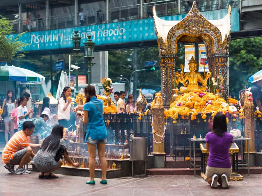 Bangkok: Customize Your Own Private Bangkok City Tour - What makes the guides so popular, and the names you might hear