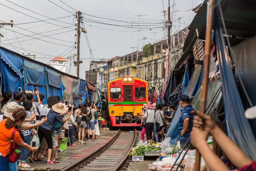 Bangkok: Damnoen Floating Market & Train Market Private Tour - A Private Day Trip That Cuts Through the Chaos