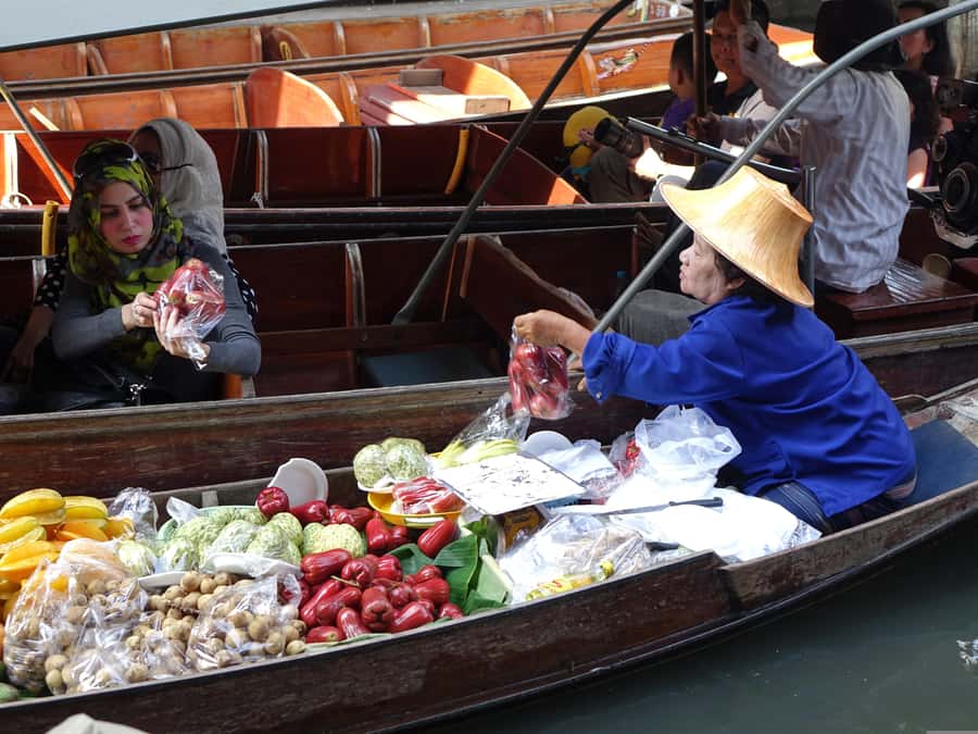 Bangkok: Damnoen Saduak and Ayutthaya Private Day Trip - Damnoen Saduak Floating Market by long-tail boat: canals, snacks, and quick cooling breaks
