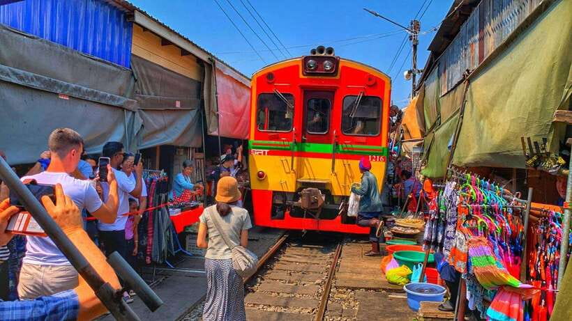 Bangkok: Damnoen Saduak and Mae Klong Train Markets - Getting There From Bangkok Without Losing Your Head