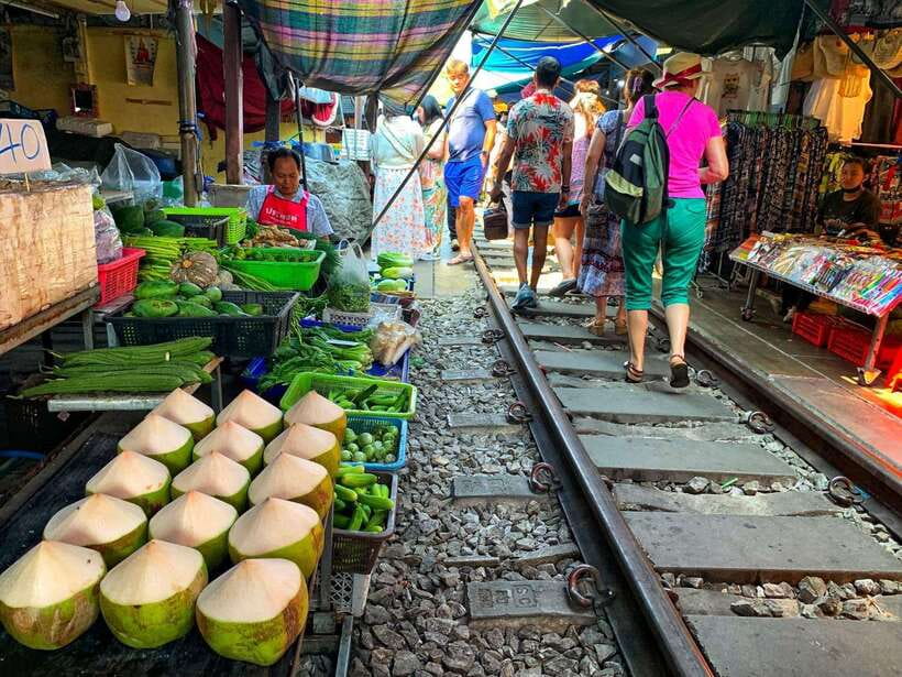 Bangkok: Damnoen Saduak and Mae Klong Train Markets - Logistics That Can Make or Break Your Day