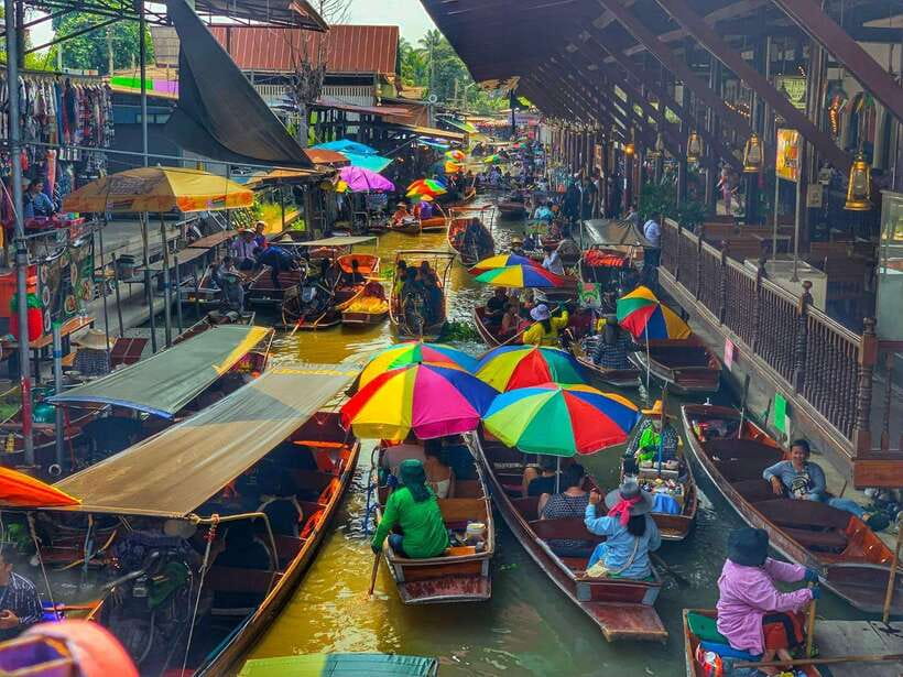 Bangkok: Damnoen Saduak and Mae Klong Train Markets - Mae Klong Railway Market, Where Stalls Adjust to a Real Train