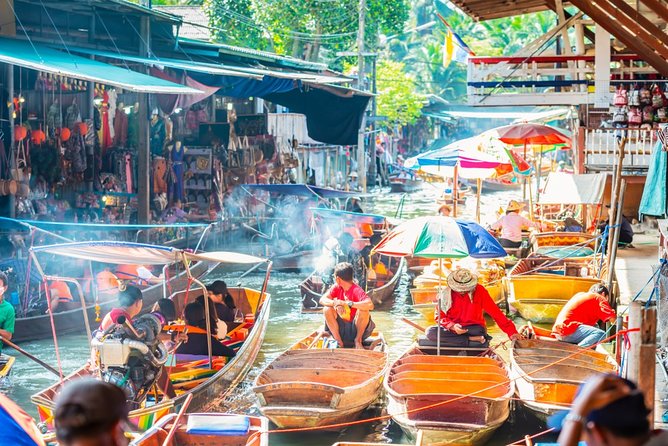 Bangkok: Damnoen Saduak and Maeklong Railway Market Japanese tour - Damnoen Saduak Floating Market and the small boat ride