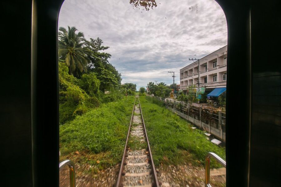Bangkok: Damnoen Saduak Market and Maeklong Railway Market - Transportation and Comfort: Why the Van Ride Feels Part of the Deal