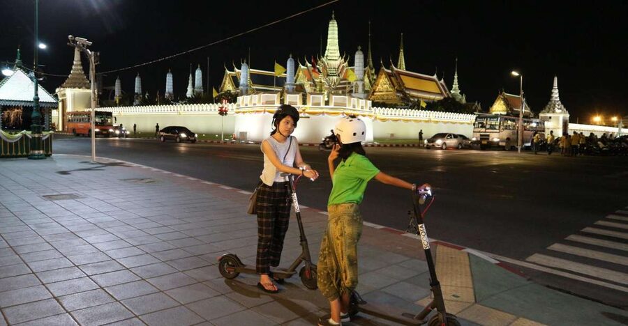 Bangkok: E-Scooter Night Tour with Local Street Food - Why Bangkok looks different from an e-scooter at night