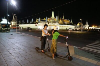E-Scooter Night Tour with Local Street Food