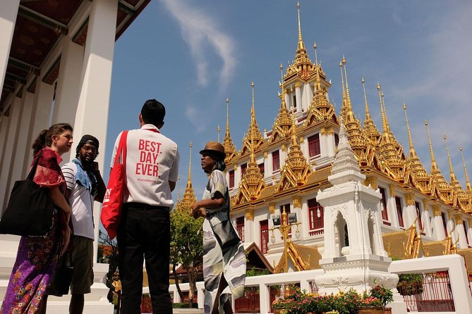 Bangkok Electric Tuk Tuk: Thonburi, Wang Lang & Food Tour - Wang Lang Market street food, plus a Grand Palace view that costs nothing