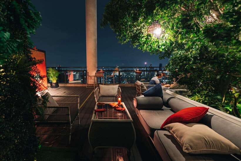 Bangkok: Enjoy Fine Thai Food with Panoramic Rooftop Views - The rooftop atmosphere: international vibe, Thai flavors, and chef-driven menus