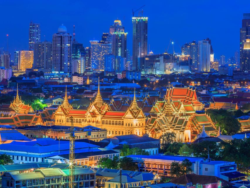 Bangkok: Evening Tour with Wat Arun, Wat Pho & Tuk Tuk Ride - Chinatown free time on Yaowarat Road: street food, snacks, and wandering
