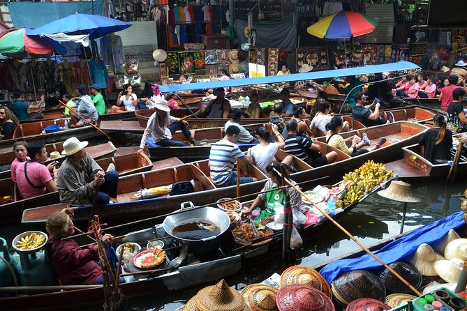 Bangkok: Floating Market and Train Tour with Guide in Spanish and English - Transportation upgrades: when a private vehicle is worth it