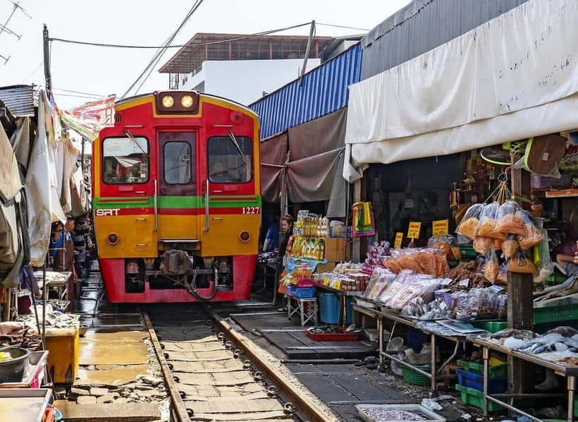 Bangkok: Floating Market & Railway Market with Hotel Pick Up - Why This Day Trip Feels Like Two Different Worlds