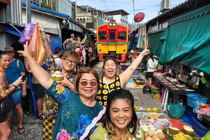 Bangkok: Floating Market & Train Market Discovery - A guide who keeps the day understandable in English