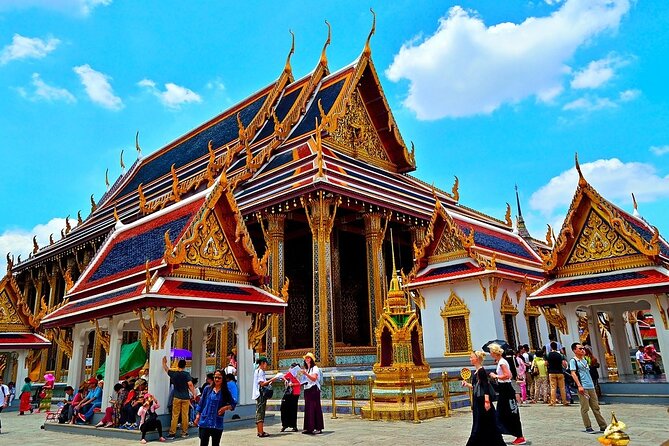 Bangkok Grand Palace and Emerald Buddha Tour - Rain or shine: how weather usually affects this kind of visit