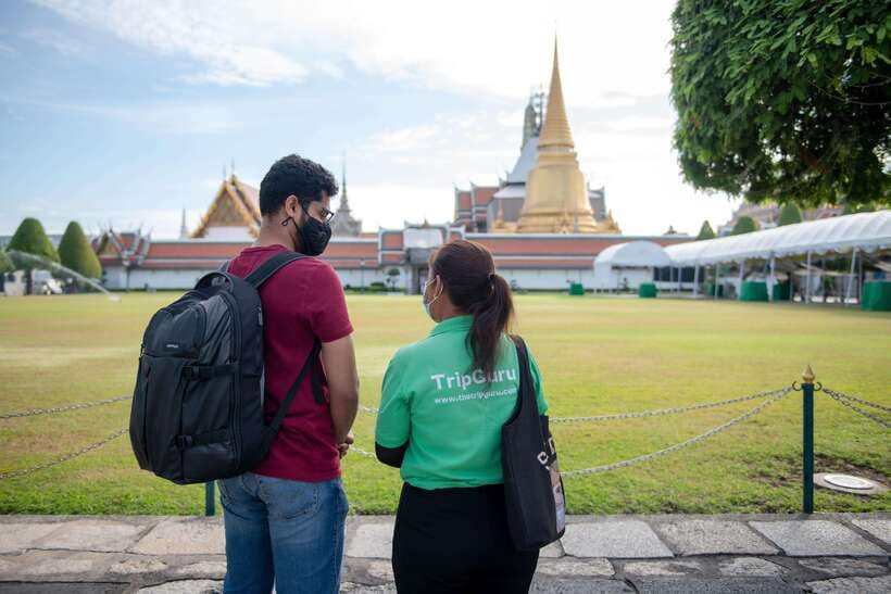 Bangkok: Grand Palace and Wat Phra Kaew Guided Walking Tour - Group size and guide style: why the right guide changes everything