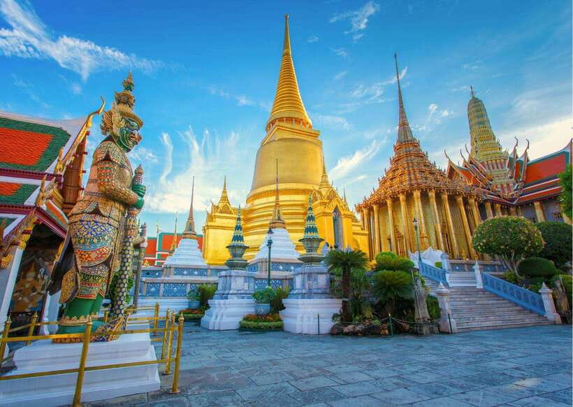 Bangkok: Grand Palace & Emerald Buddha Entry with Audioguide - Khon performance at Sala Chalermkrung Royal Theater