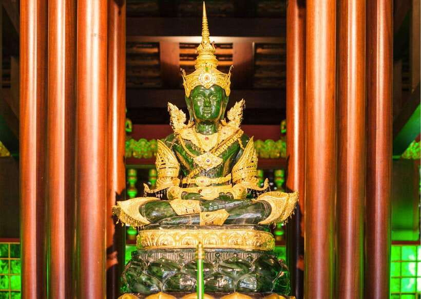 Bangkok Grand Palace & Emerald Buddha Flexible Pass w/ Audio - Entering the Grand Palace with an English Audio Tour