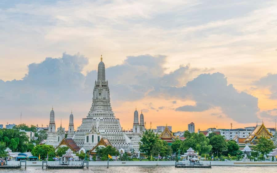 Bangkok: Grand Palace, Wat Arun & Giant Buddha Iconic Tour - Land and water mix, including amphibious sightseeing