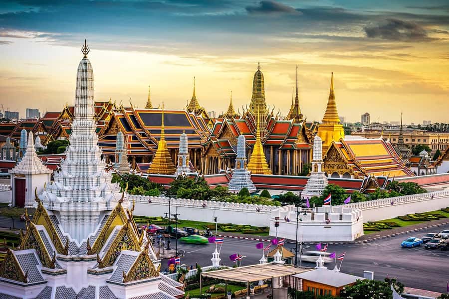 Bangkok: Grand Palace, Wat Arun & Giant Buddha Iconic Tour - A long but well-planned day on the Chao Phraya