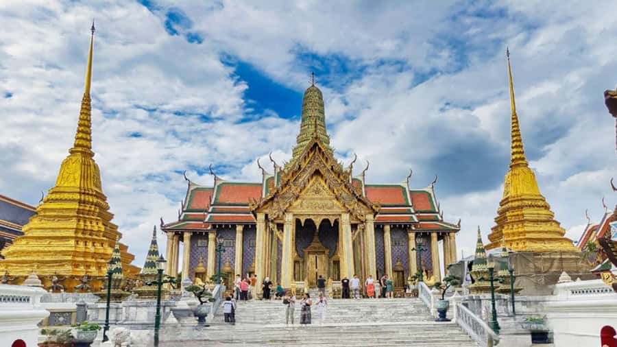 Bangkok: Grand Palace, Wat Arun & Giant Buddha Iconic Tour - New Big Buddha at Wat Paknam: a calmer end to the day