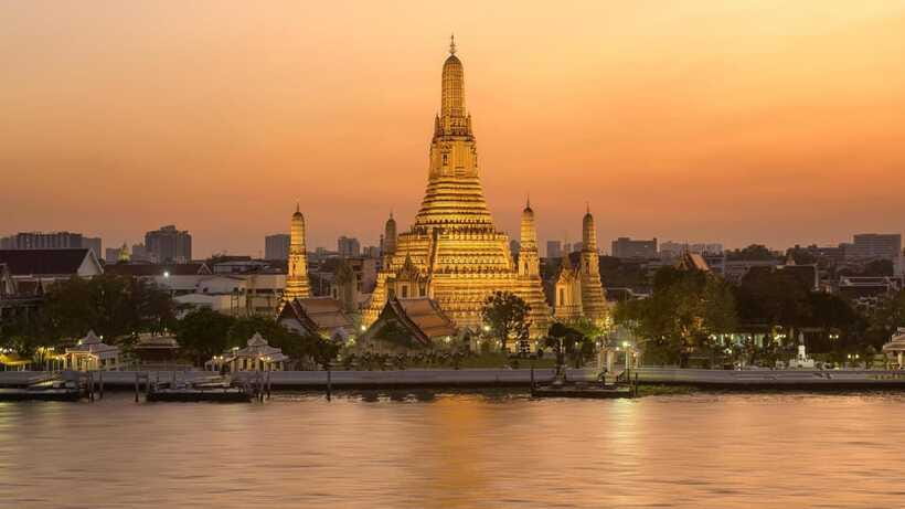 Bangkok: Grand Palace, Wat Pho, and Wat Arun Guided Tour - What to pack and wear, so the tour stays enjoyable
