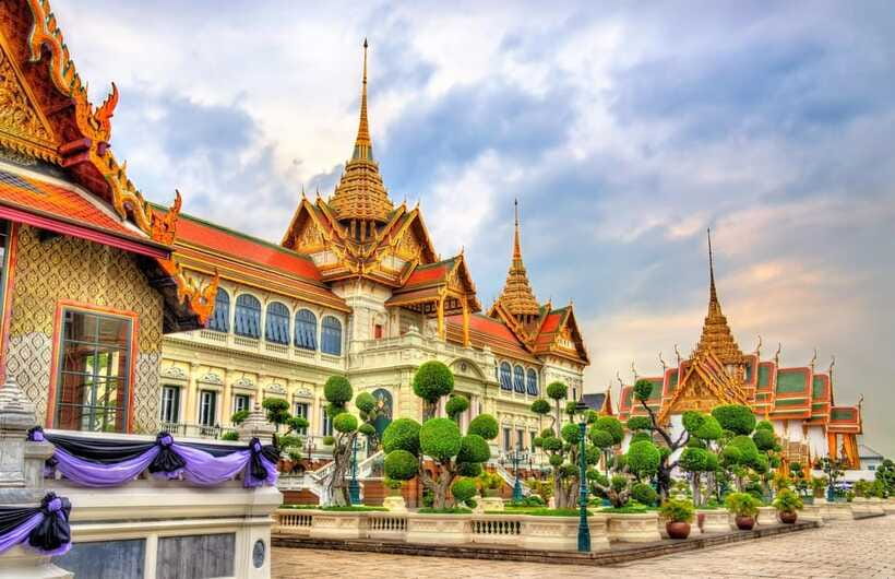 Bangkok: Grand Palace, Wat Pho, and Wat Arun Guided Tour - The guide factor: why small-group explanations change everything