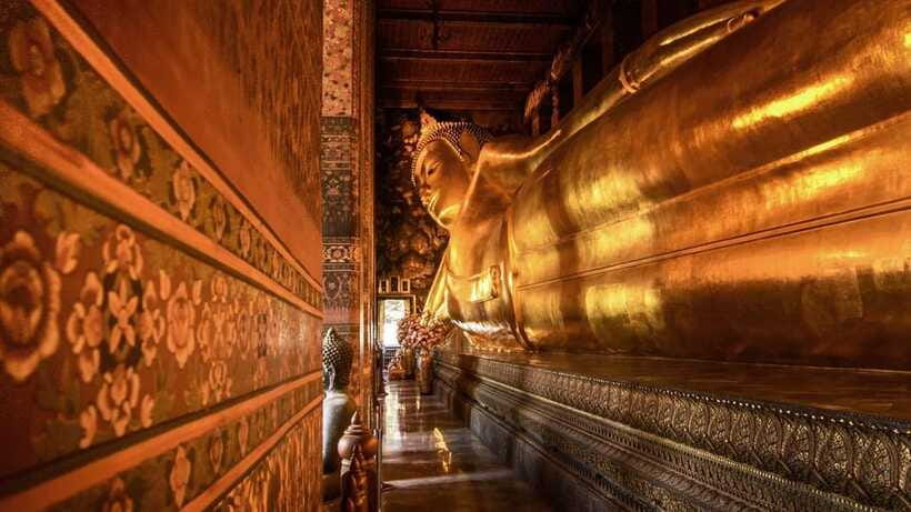 Bangkok: Grand Palace, Wat Pho, and Wat Arun Guided Tour - Crowds and timing: how to get the best experience in 5 hours