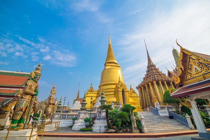 Bangkok: Grand Palace & Wat Pho Half-Day Japanese Tour - Quick hits before you go