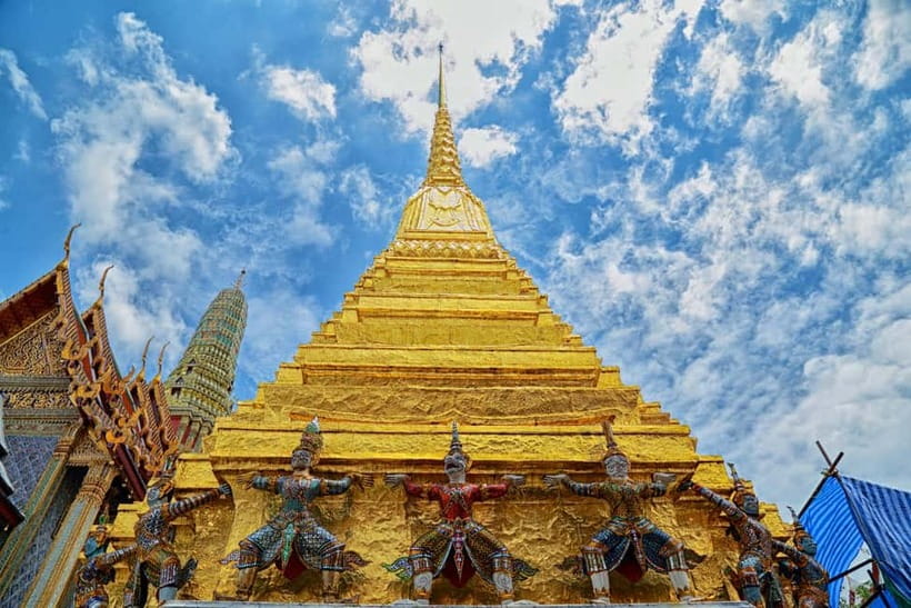 Bangkok: Grand Palace, Wat Pho, Wat Arun Sacred & Local Tour - Grand Palace and Wat Phra Kaew: where the rules are as important as the gold