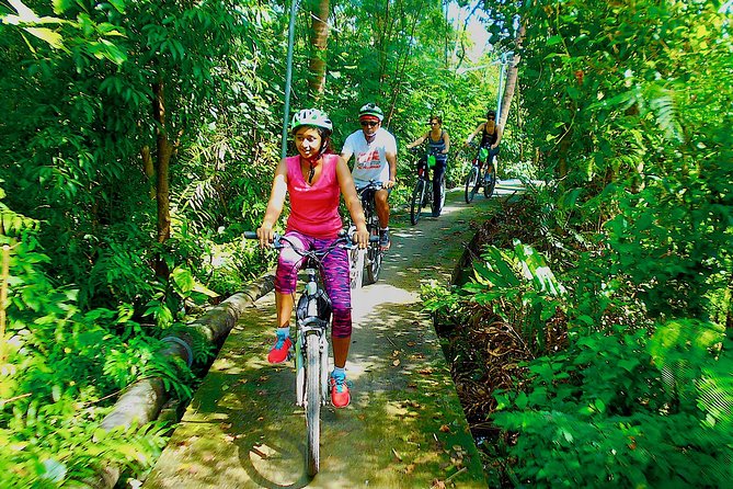 Bangkok Green Oasis 4-Hour Bike Tour with Boat Ride - The Guide Factor: English, Humor, and Handling Tiny Roads