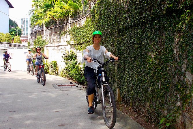 Bangkok Green Oasis 4-Hour Bike Tour with Boat Ride - Bikes, Effort Level, and Who This Tour Fits Best