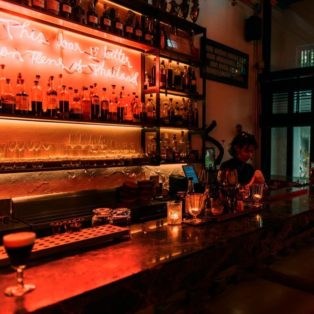 Bangkok: Guided Bar Hopping Night Tour with Private Option - Night crawl basics in Bangkok: how the 210 minutes actually feel