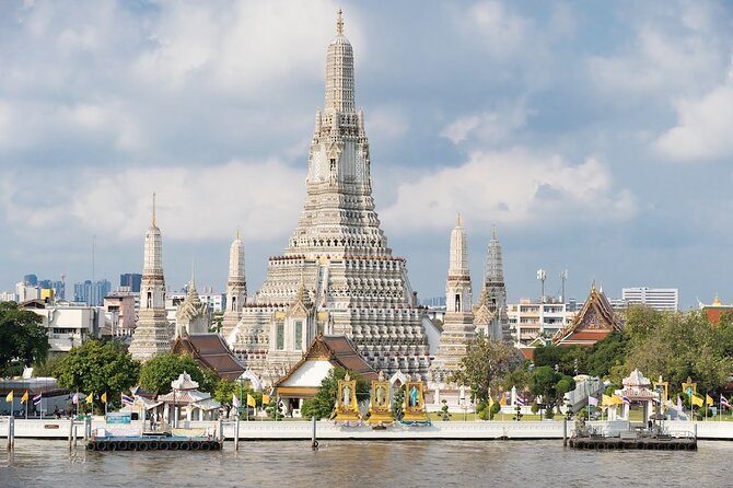Bangkok Guided Temple Tour With Lunch Private - Wat Pho: Reclining Buddha and a More Relaxed Pace