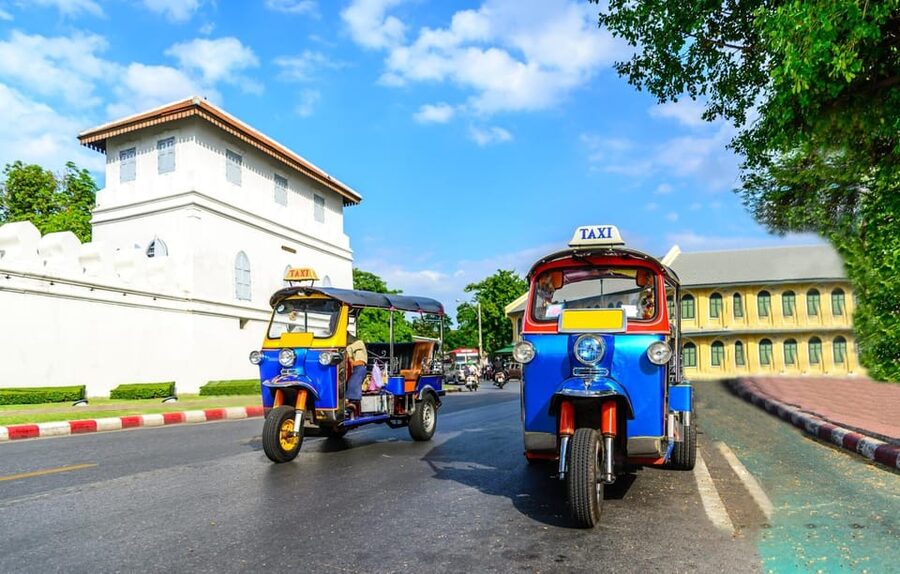 Bangkok: Guided Tour in a Typical Thai Tuk-Tuk - Price and Logistics: Is $28 Good Value for a 2-Hour Sampler?