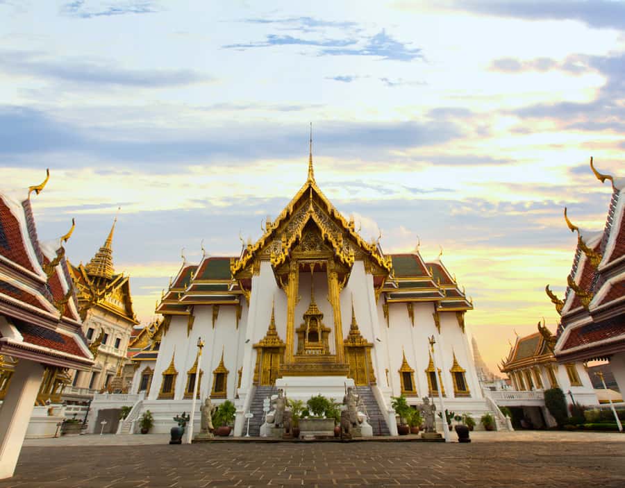 Bangkok: Highlights Tour wth Grand Palace & Must See Temples - Wat Pho: the reclining Buddha and the Thai massage connection