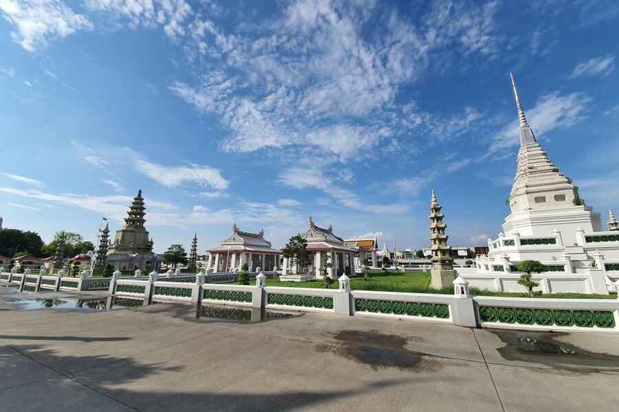 Bangkok: Historical Temples Tour & Hidden Bar at Sunset - Pak Khlong Talat flower market: Bangkok’s sensory first chapter