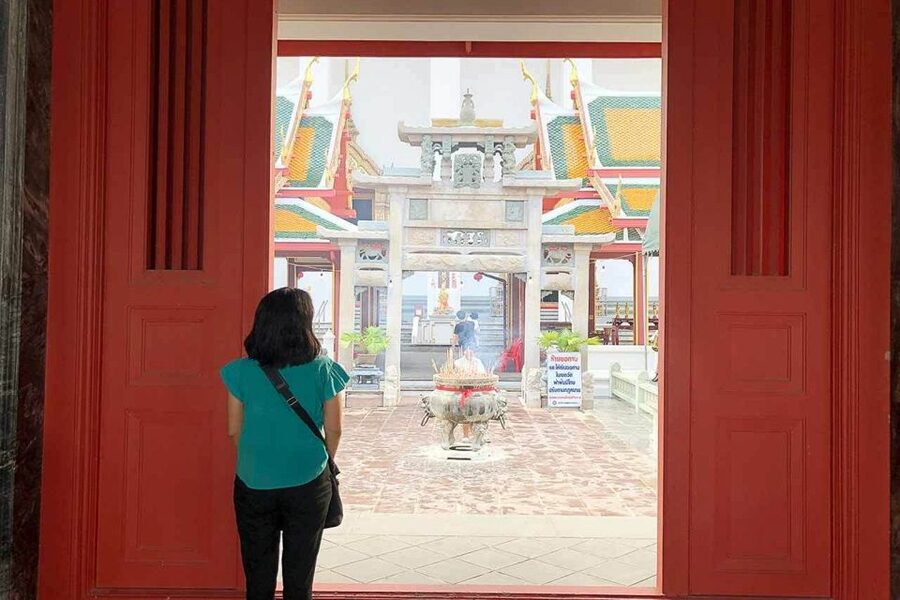 Bangkok: Historical Temples Tour & Hidden Bar at Sunset - Wat Kalaya (Wat Kalayanamitr Varamahavihara): Thai-Chinese roots you can see